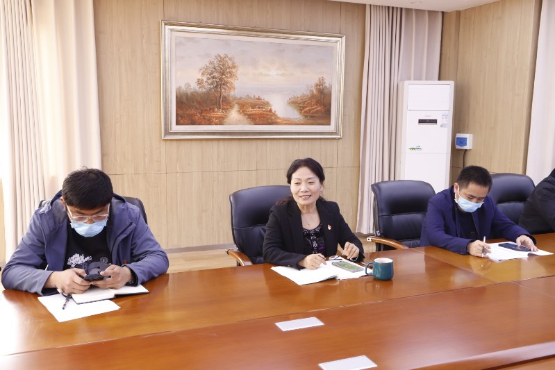 副校長陳紅霞就推進(jìn)學(xué)校課程思政建設(shè)提出要求.JPG