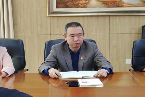 學(xué)校黨總支書記、校長馬海峰講話.jpg