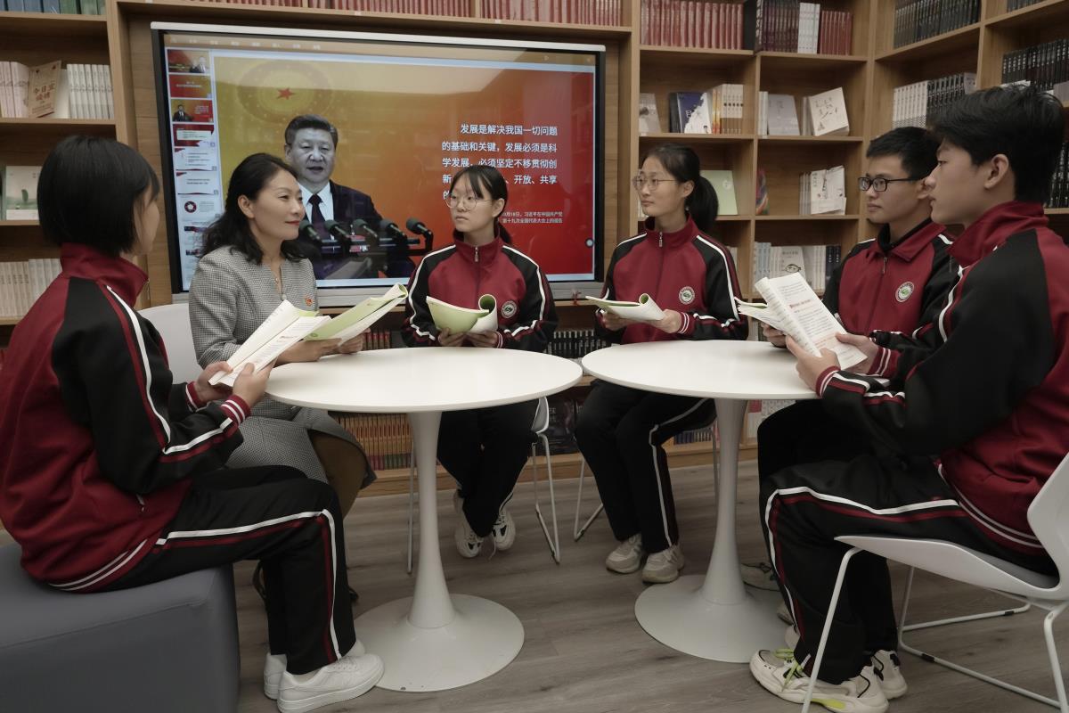 開展“習(xí)近平新時代中國特色社會主義思想”講習(xí).jpg