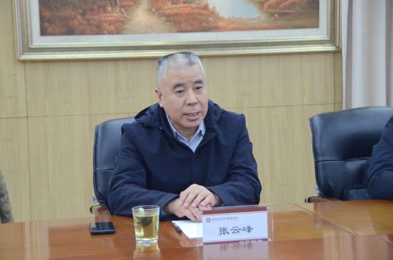 鄭州市教育局總職業(yè)指導(dǎo)師張?jiān)品鍖Ρ敬握{(diào)研給予高度評價(jià).JPG